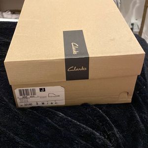 NBW Men’s suede Clarks Size 8